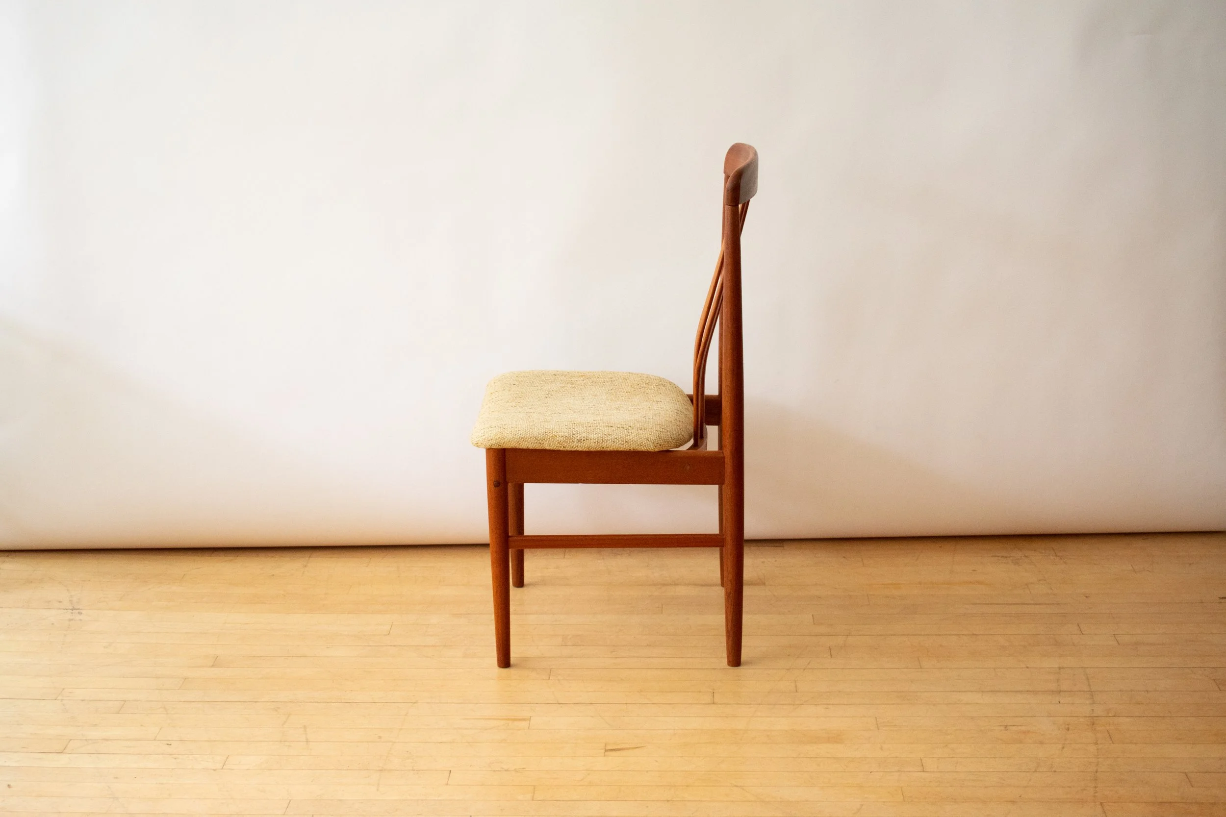 BENNY LINDEN　ダイニングチェア　Denmark チーク材 BENNY LINDEN TEAK DINING CHAIRS, SET OF 6 – MiMO Decor